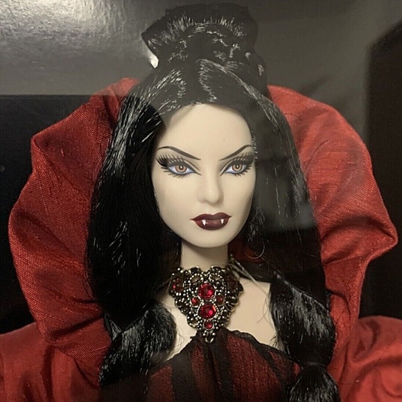 Haunted Beauty Vampire Barbie Gold Label Collection - Picture 7 of 10